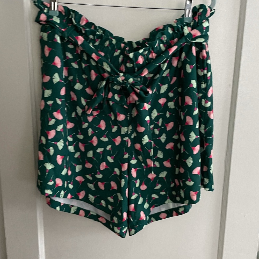Eloquii paperback high waist shorts